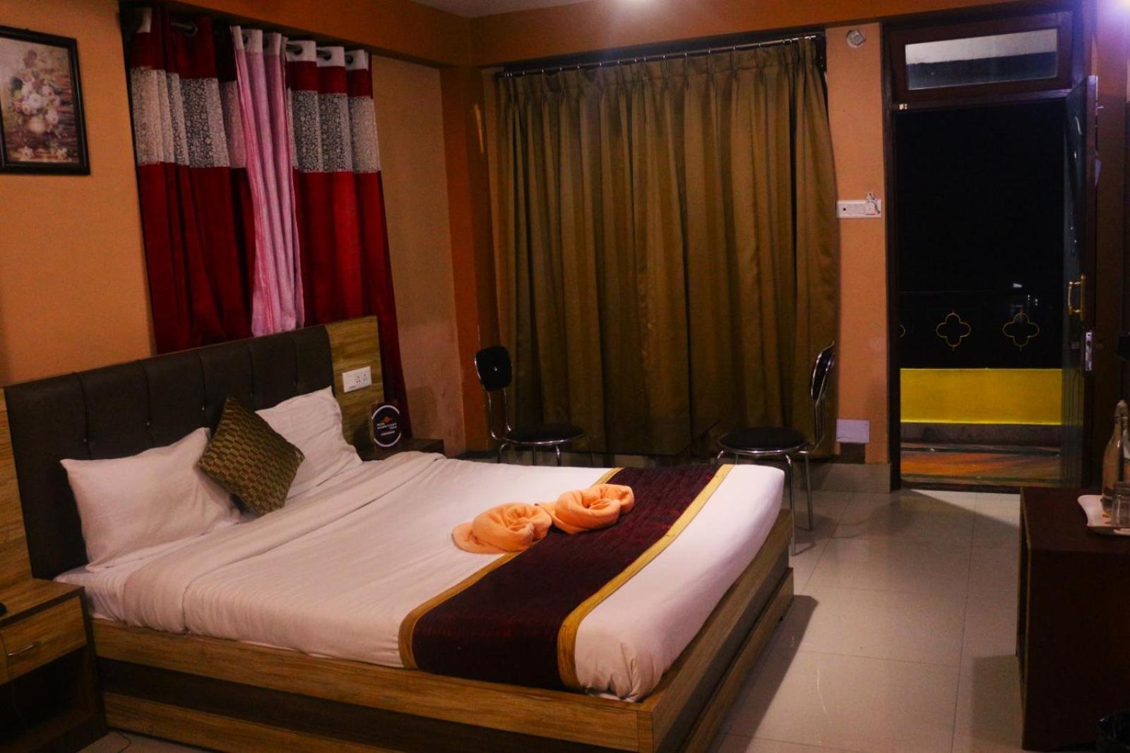 Hotel Jaswin Shanti Priya ダージリン エクステリア 写真