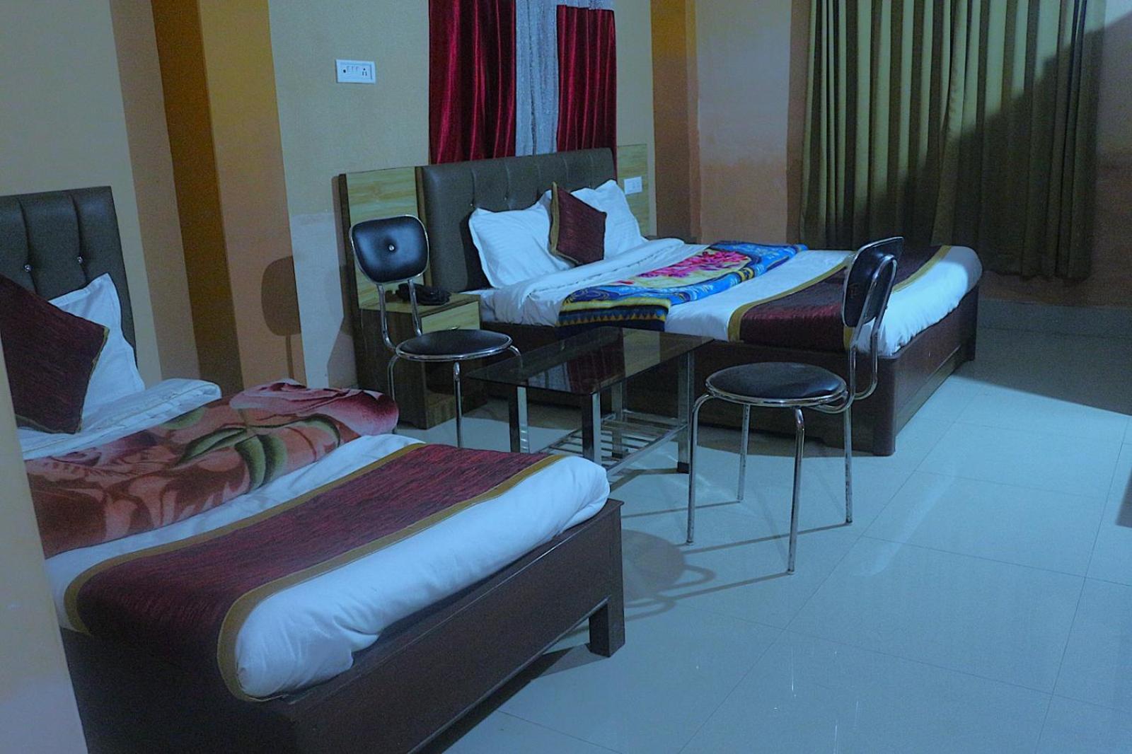 Hotel Jaswin Shanti Priya ダージリン エクステリア 写真